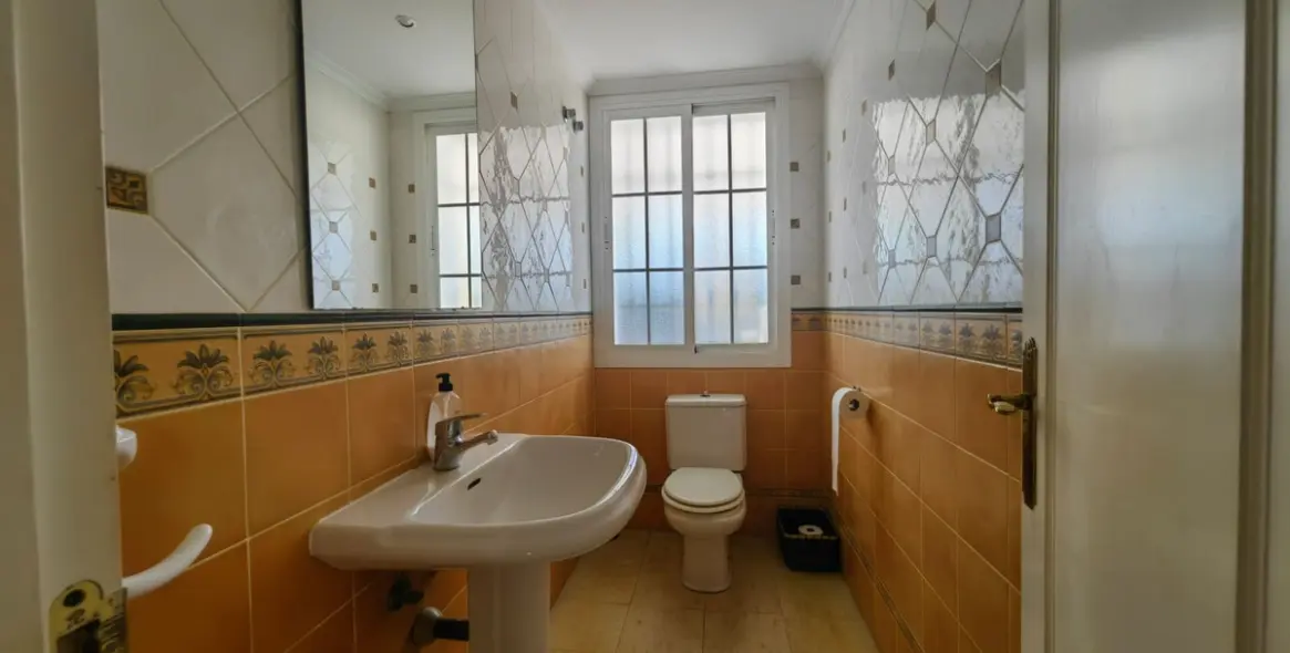 Sale of detached villa in Estepona 29