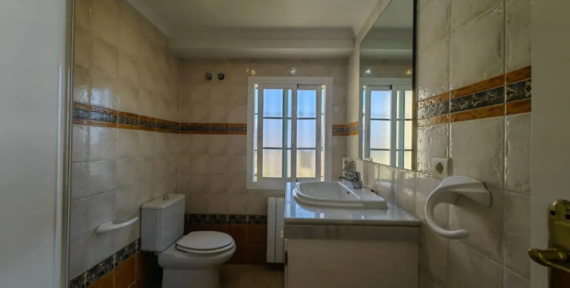 Sale of detached villa in Estepona 42