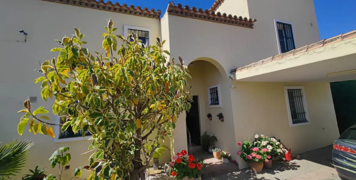 Продажа  отдельно стоящей виллы в Estepona 64