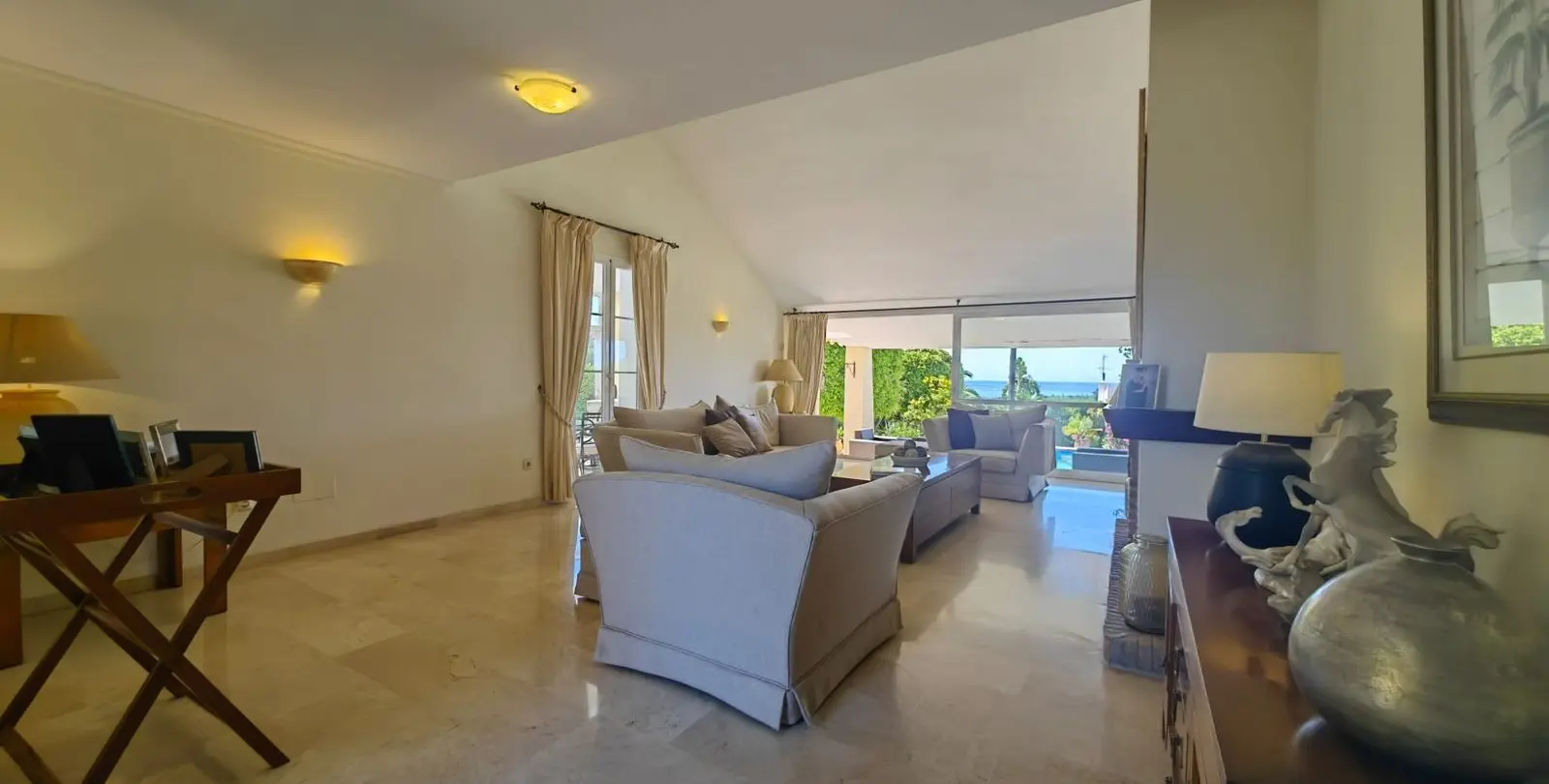 Продажа  отдельно стоящей виллы в Estepona 8