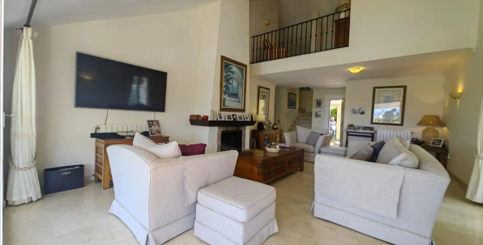 Продажа  отдельно стоящей виллы в Estepona 9