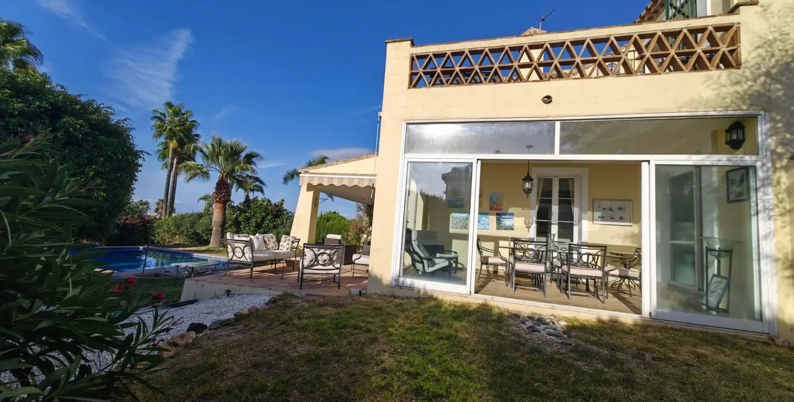 Продажа  отдельно стоящей виллы в Estepona 25
