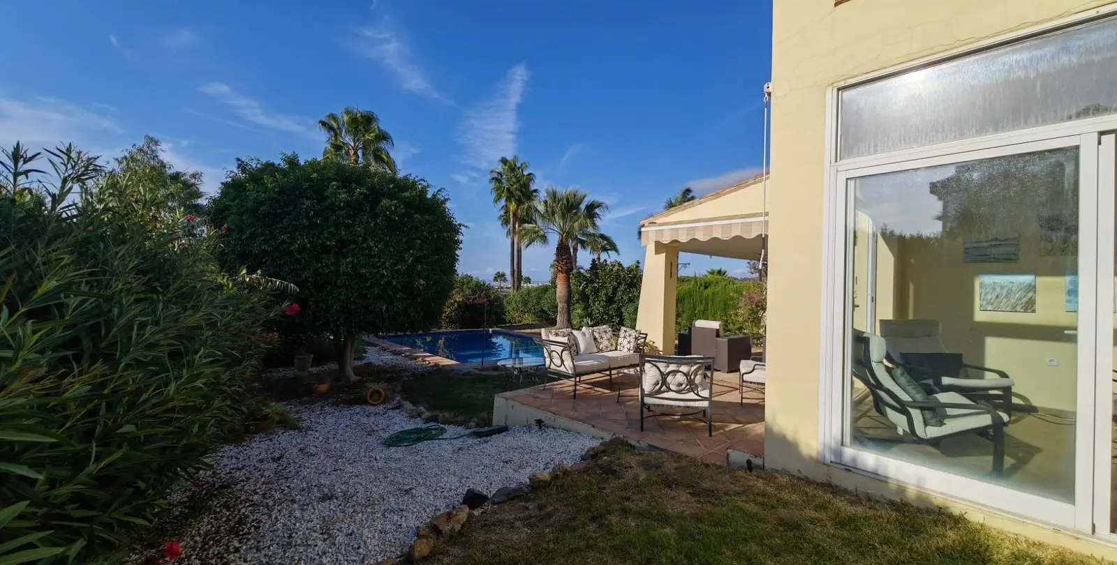 Продажа  отдельно стоящей виллы в Estepona 26