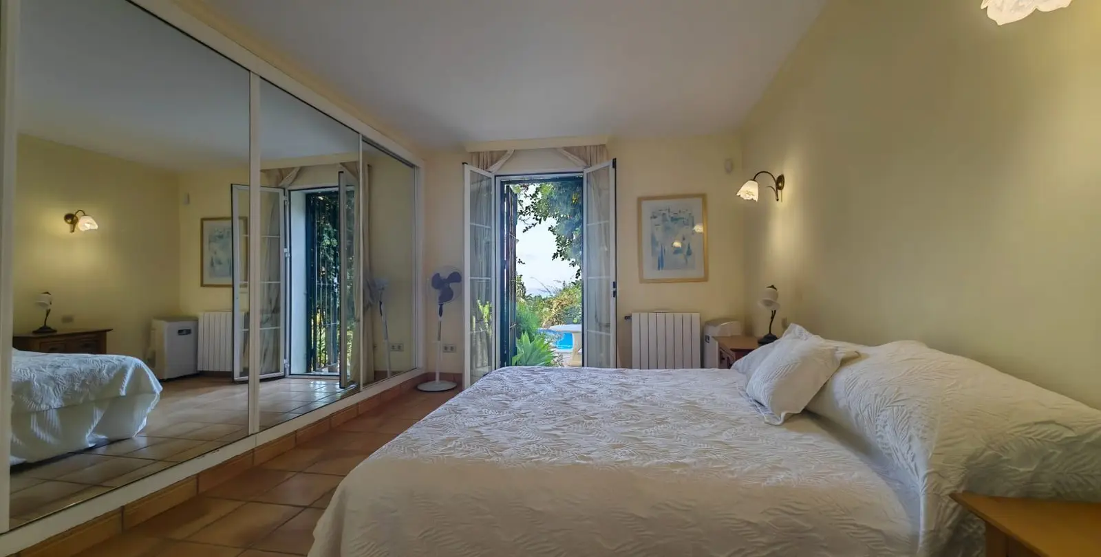 Продажа  отдельно стоящей виллы в Estepona 31
