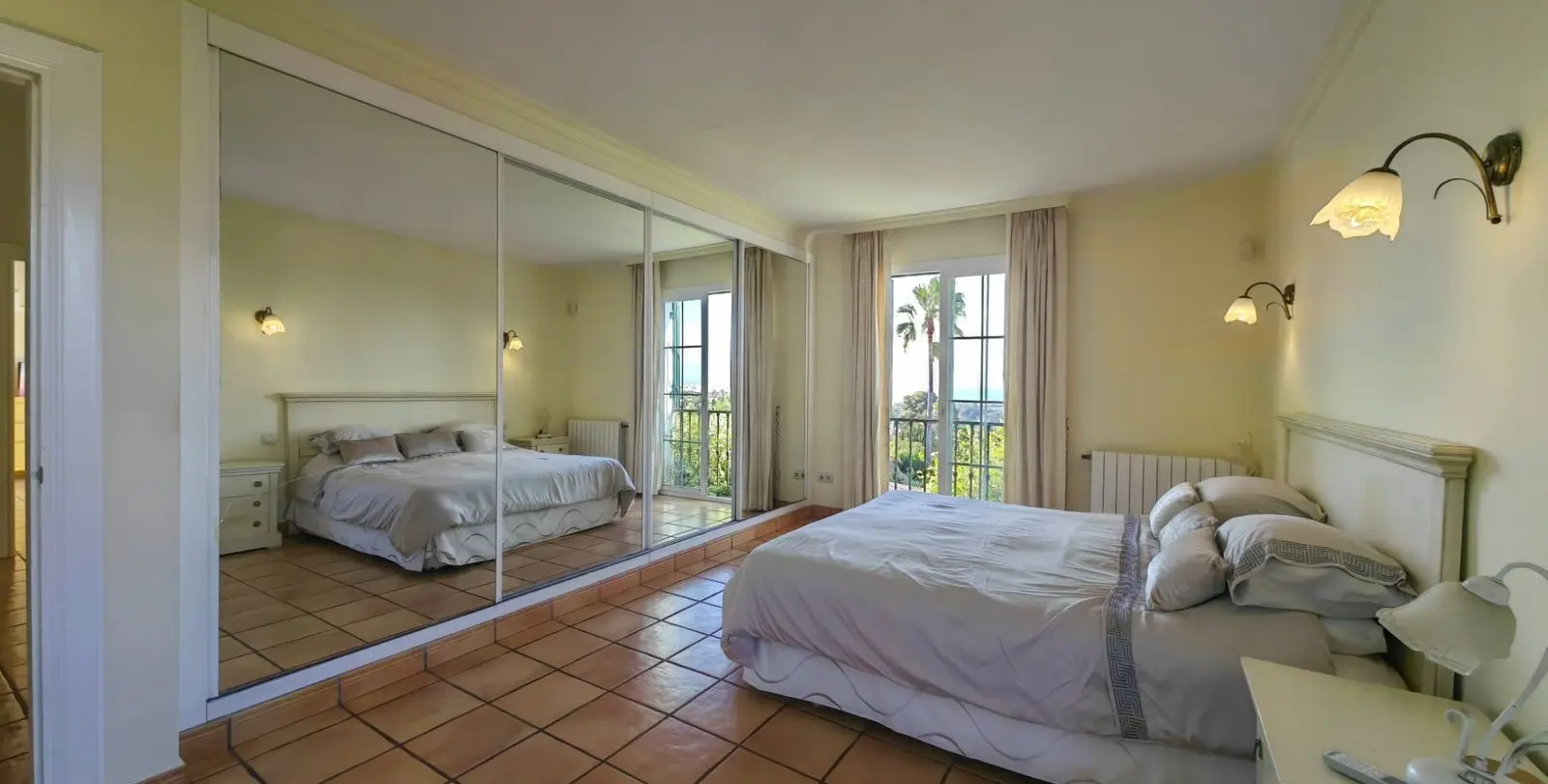 Продажа  отдельно стоящей виллы в Estepona 52