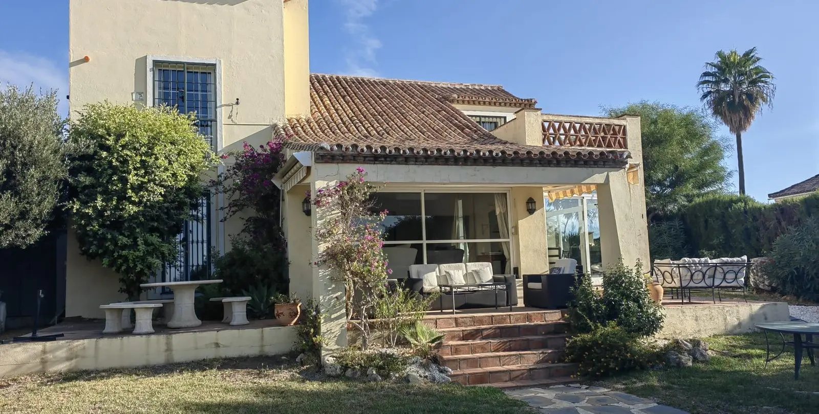 Продажа  отдельно стоящей виллы в Estepona 61