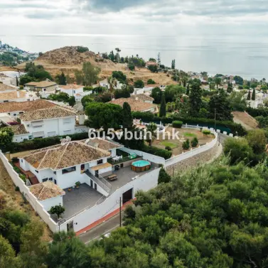 Sale of detached villa in Benalmadena