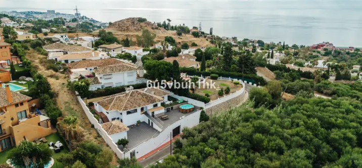 Sale of detached villa in Benalmadena 0