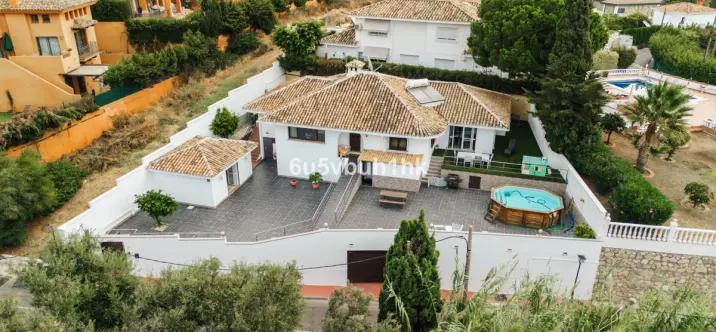 Sale of detached villa in Benalmadena 2