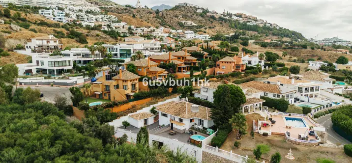 Sale of detached villa in Benalmadena 3
