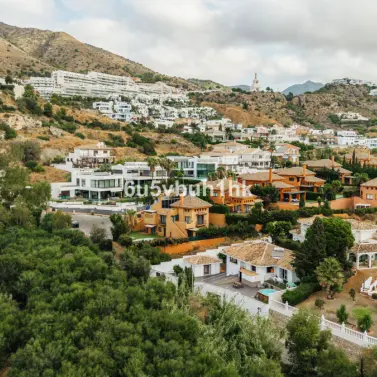 Sale of detached villa in Benalmadena