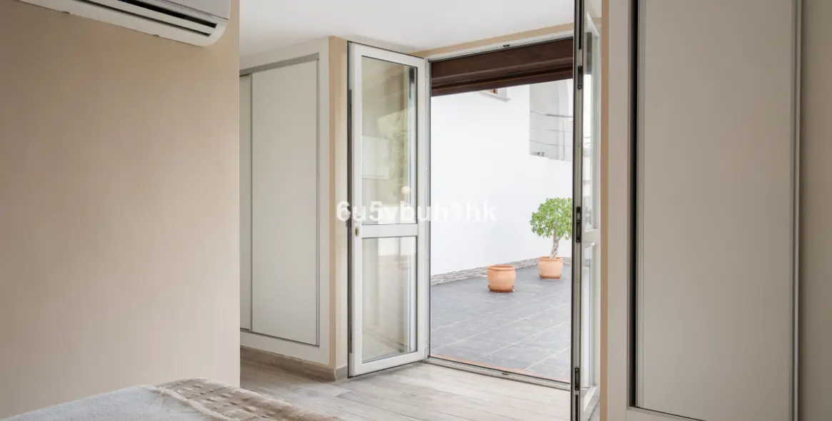 Sale of detached villa in Benalmadena 34
