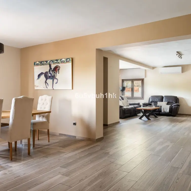 Sale of detached villa in Benalmadena