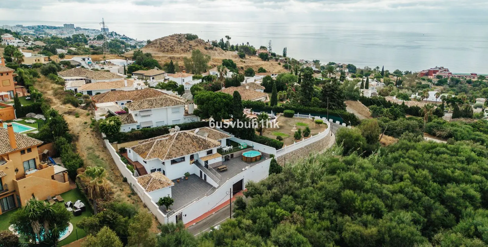 Продажа  отдельно стоящей виллы в Benalmadena 39