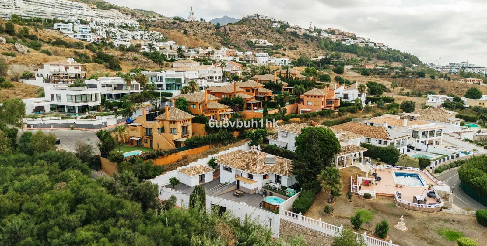 Продажа  отдельно стоящей виллы в Benalmadena 40