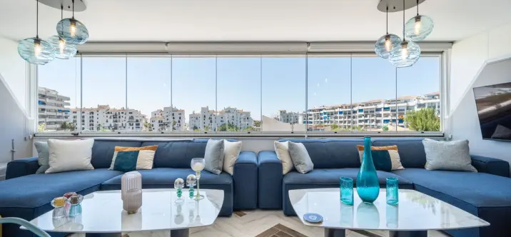 Sale of middle floor apartment in Puerto Banús 0