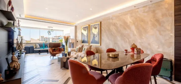 Sale of middle floor apartment in Puerto Banús 4