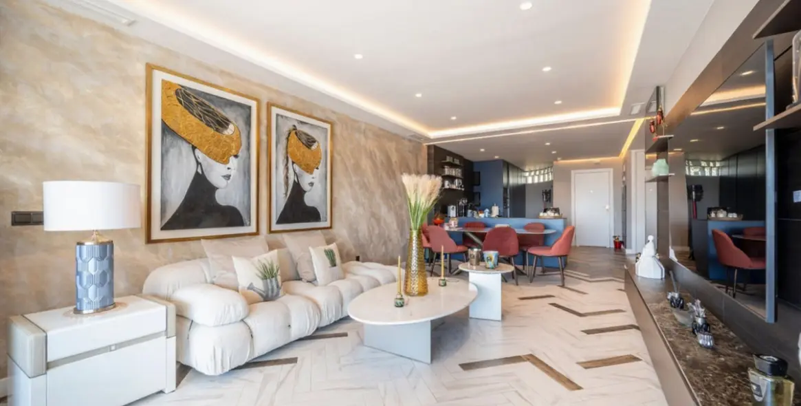 Sale of middle floor apartment in Puerto Banús 6