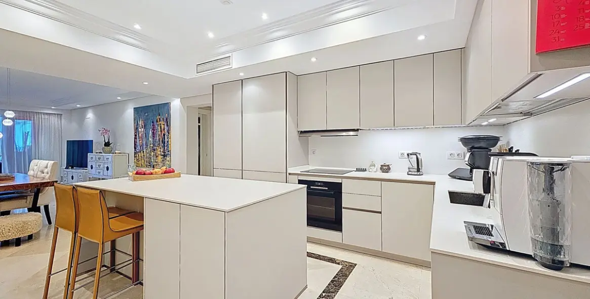 Sale of ground floor apartment in Estepona (district Estepona) 9