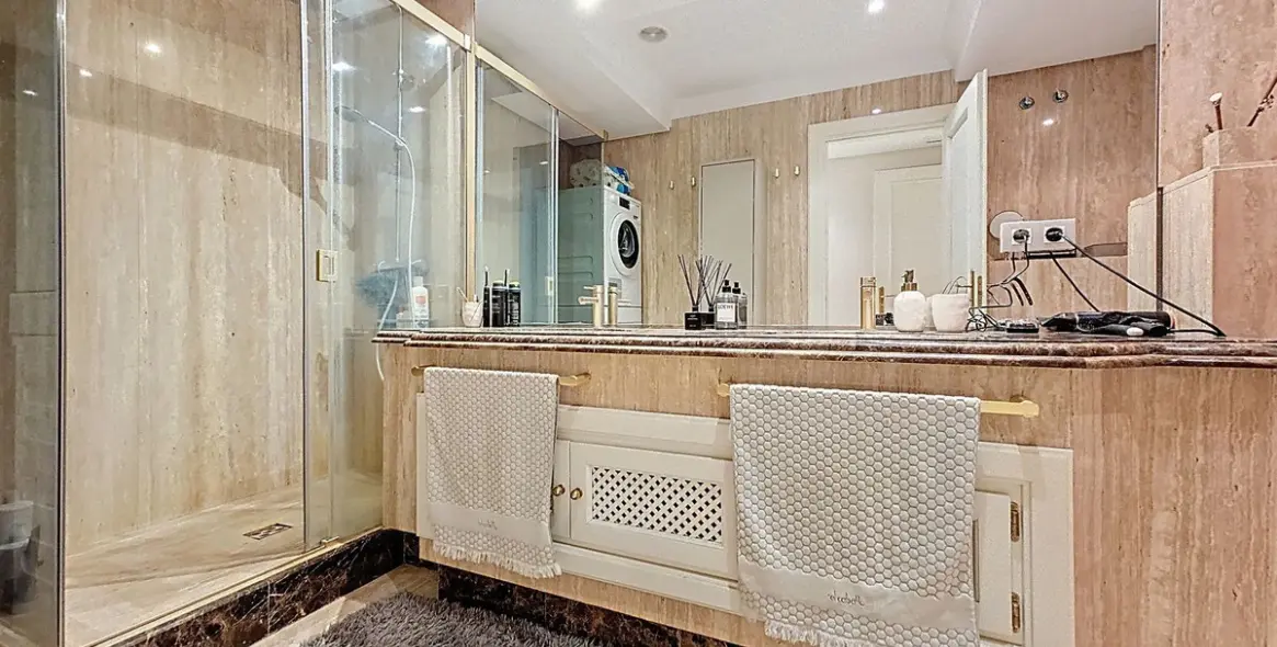 Sale of ground floor apartment in Estepona 15