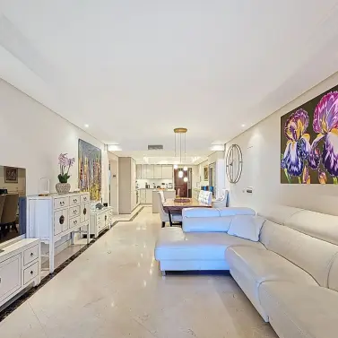 Продажа апартаментов на первом этаже в Estepona