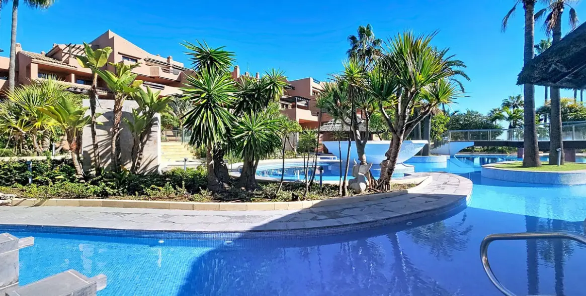 Продажа апартаментов на первом этаже в Estepona 30