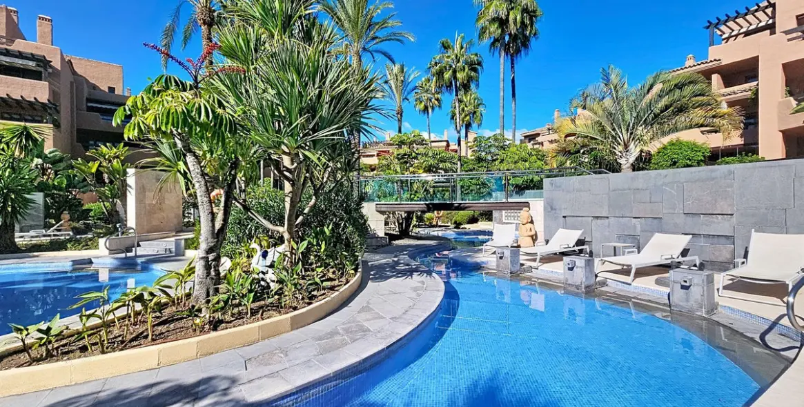 Продажа апартаментов на первом этаже в Estepona 33