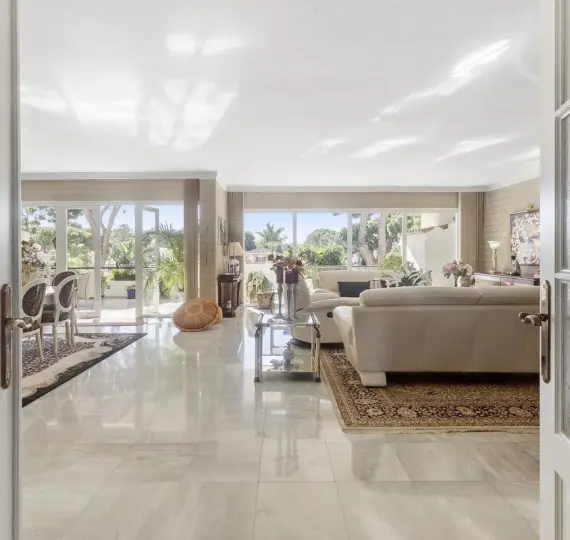 Sale of middle floor apartment in El Presidente