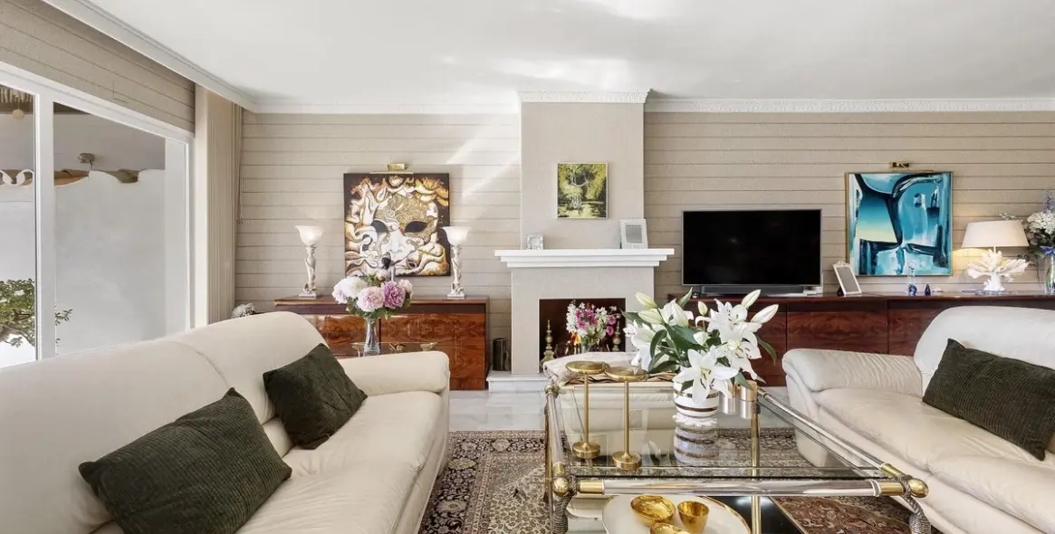 Sale of middle floor apartment in El Presidente 7