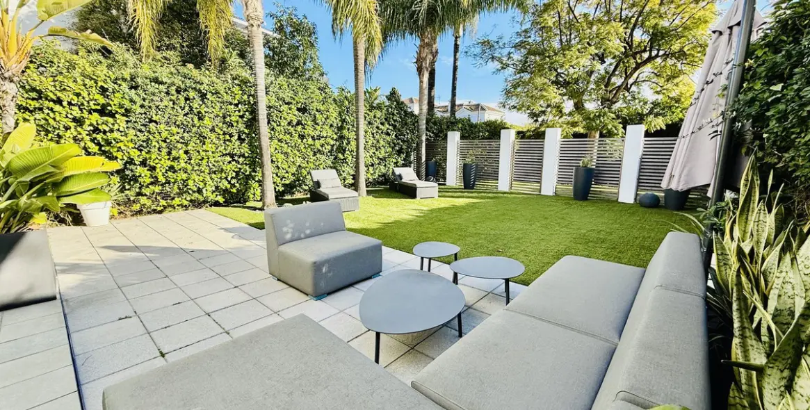 Sale of semi-detached house in Guadalmina Baja 5