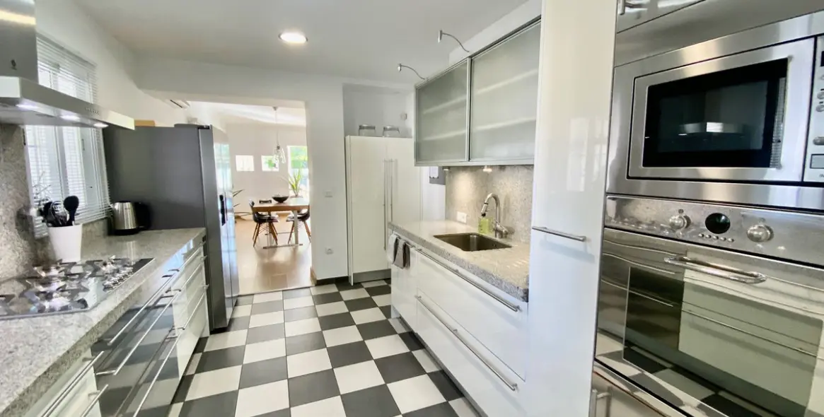 Sale of semi-detached house in Guadalmina Baja 9