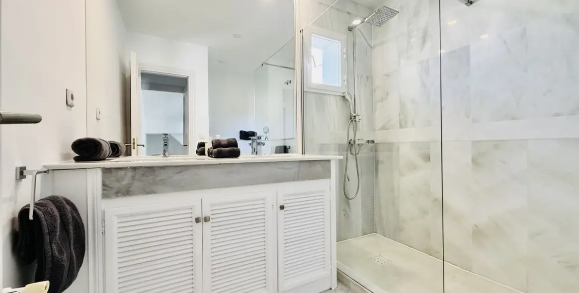 Sale of semi-detached house in Guadalmina Baja 15