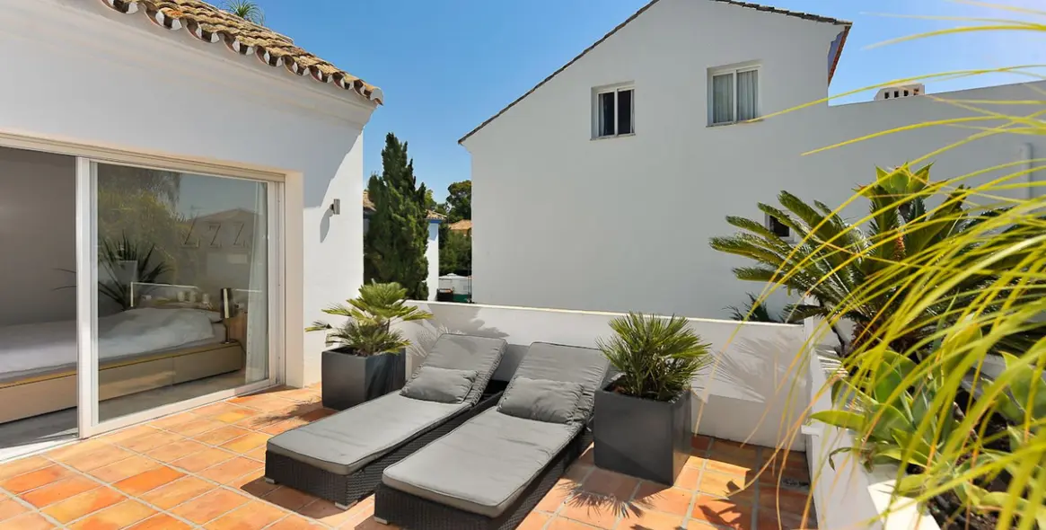 Sale of semi-detached house in Guadalmina Baja 24