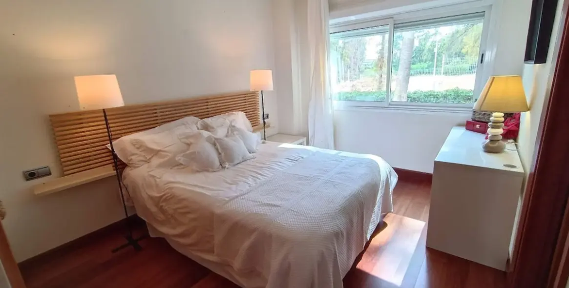 Продажа апартаментов на первом этаже в Puerto Banús 4