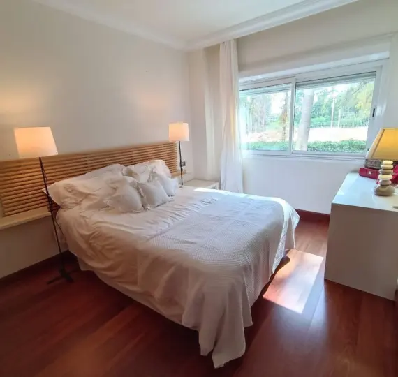 Продажа апартаментов на первом этаже в Puerto Banús