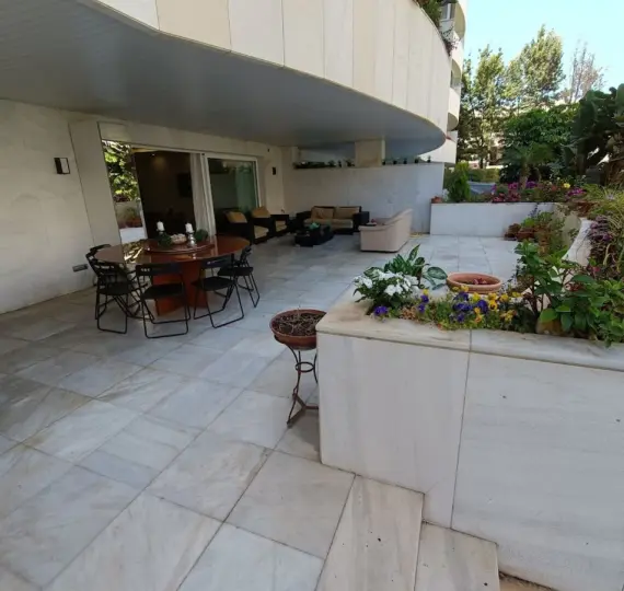 Продажа апартаментов на первом этаже в Puerto Banús