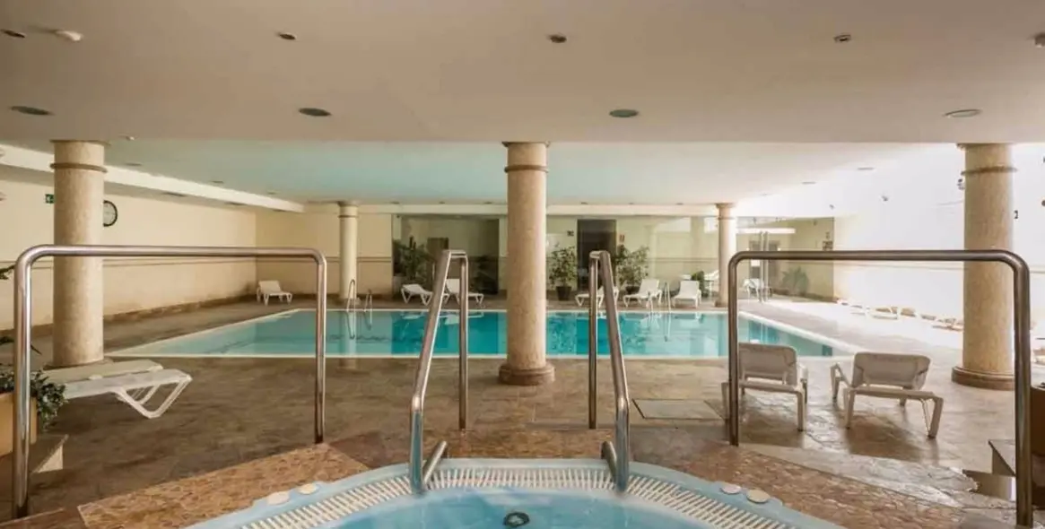 Продажа апартаментов на первом этаже в Puerto Banús 11