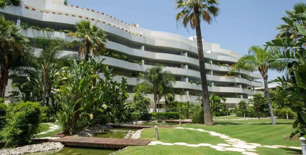 Продажа апартаментов на первом этаже в Puerto Banús 16