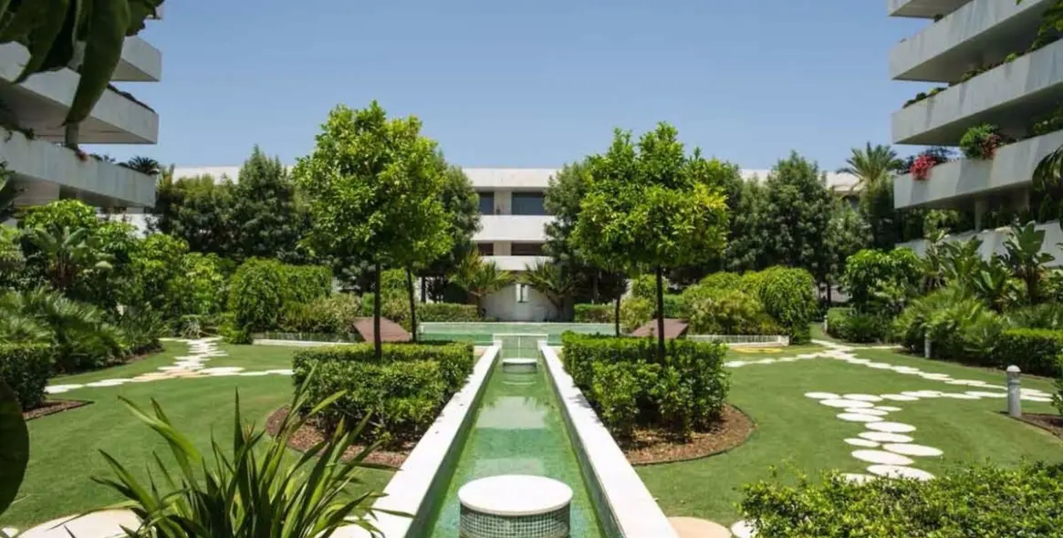 Продажа апартаментов на первом этаже в Puerto Banús 17