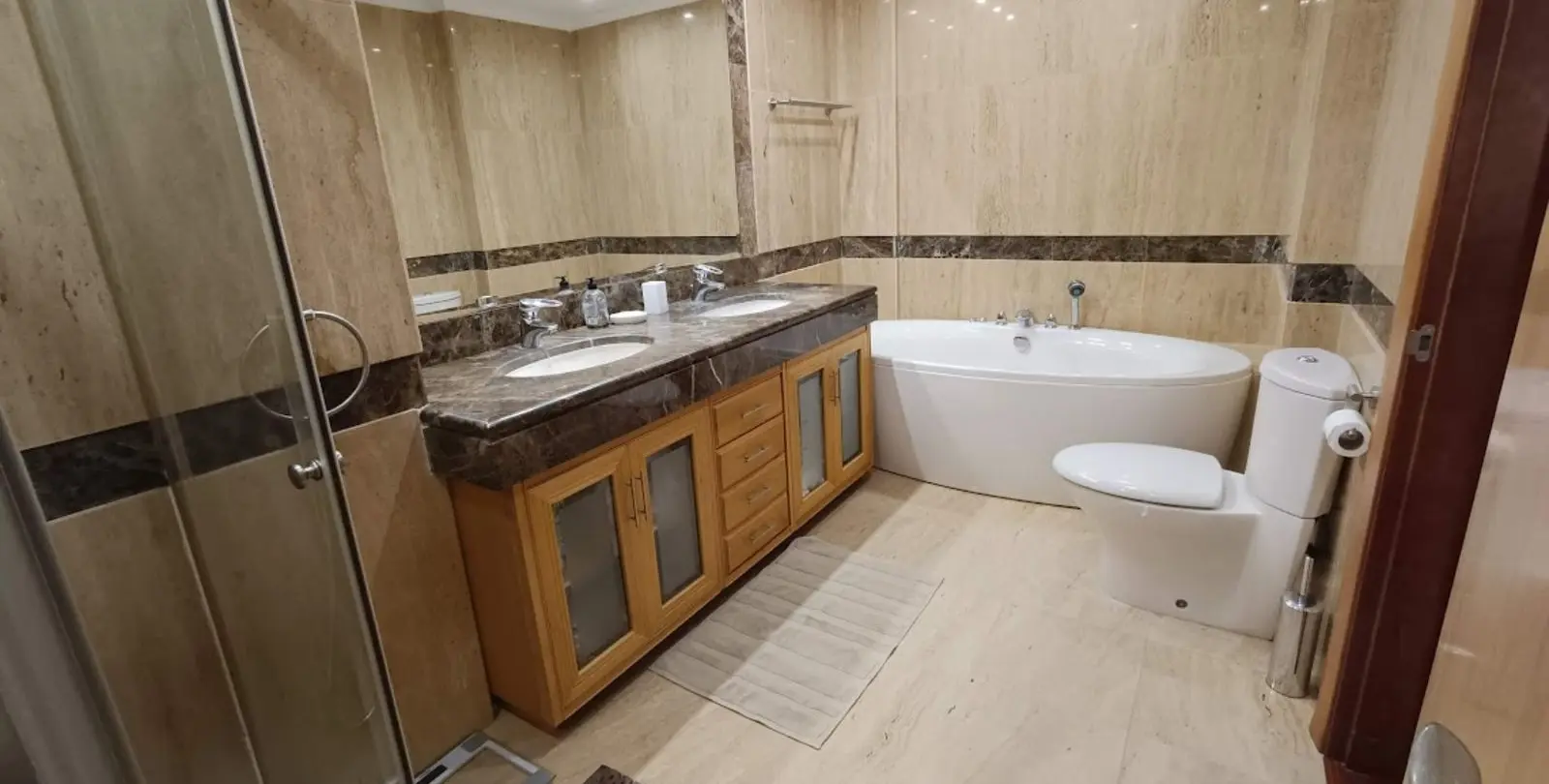 Продажа апартаментов на первом этаже в Puerto Banús 26