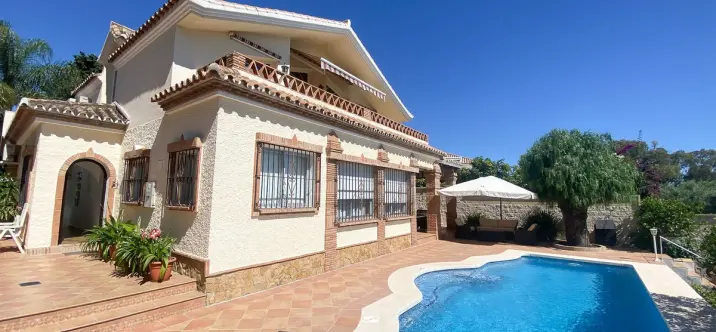 Sale of detached villa in Guadalmina Alta 0