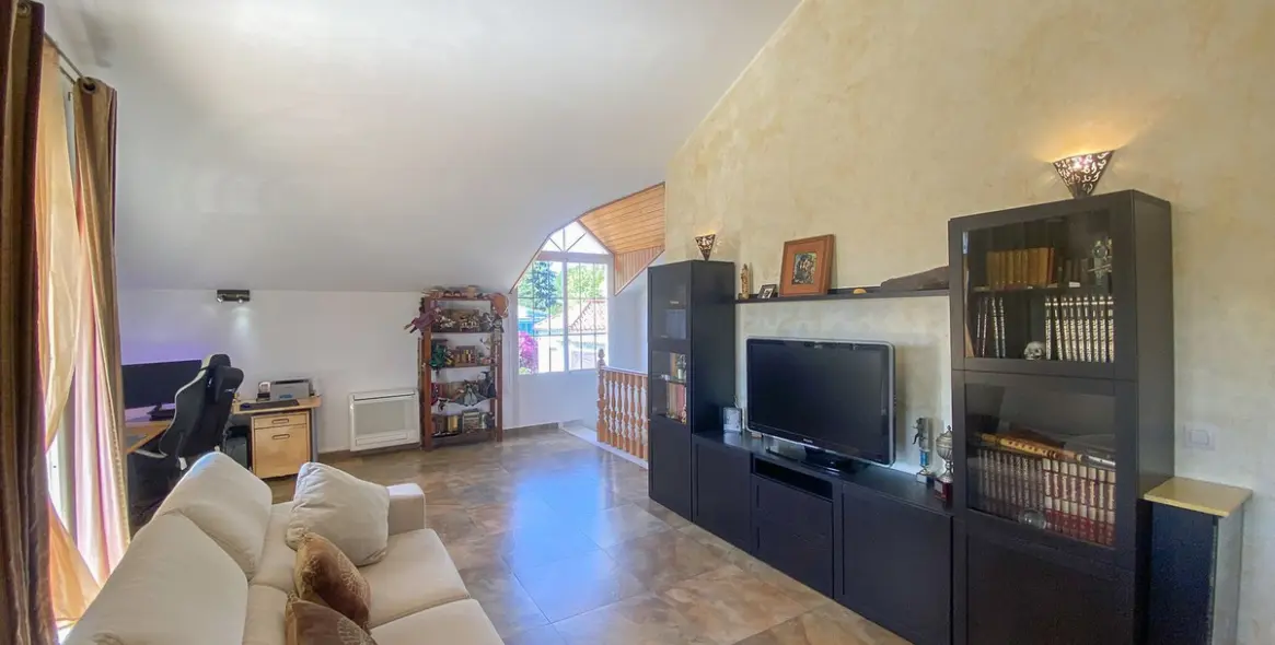 Sale of detached villa in Guadalmina Alta 12