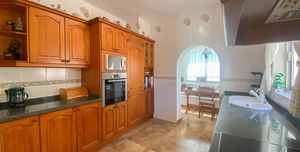 Sale of detached villa in Guadalmina Alta 20