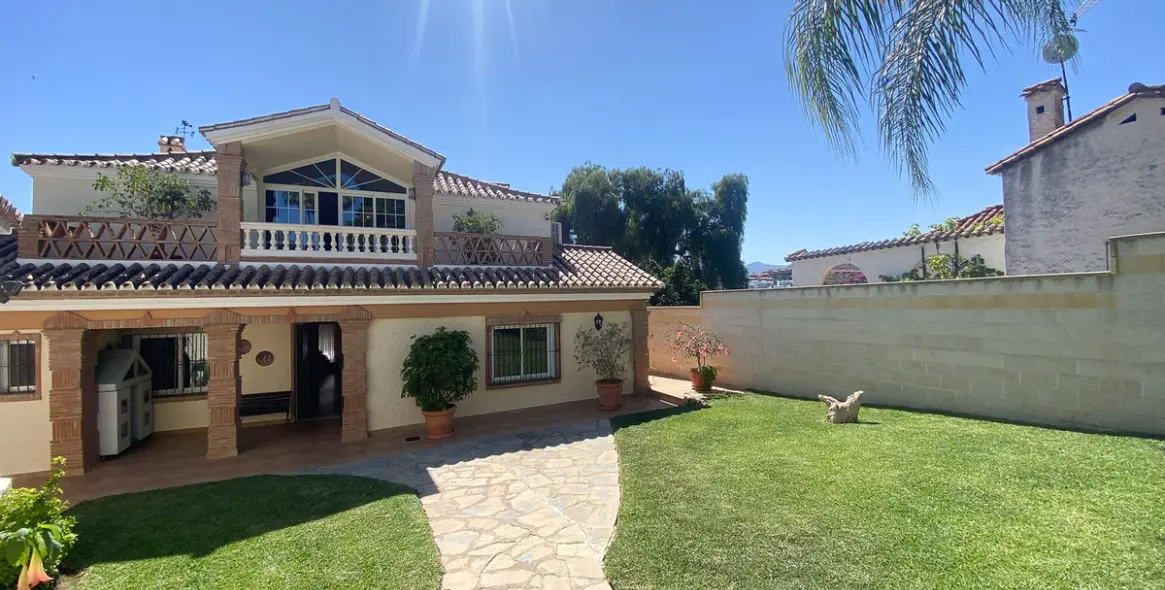 Venta de villa independiente en Guadalmina Alta 33