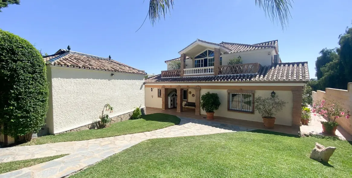 Venta de villa independiente en Guadalmina Alta 34