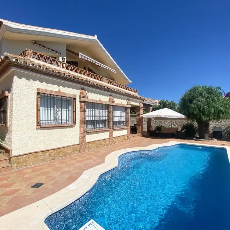 Venta de villa independiente en Guadalmina Alta