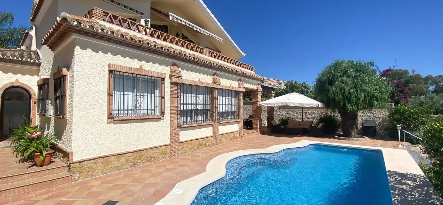 Venta de villa independiente en Guadalmina Alta 1