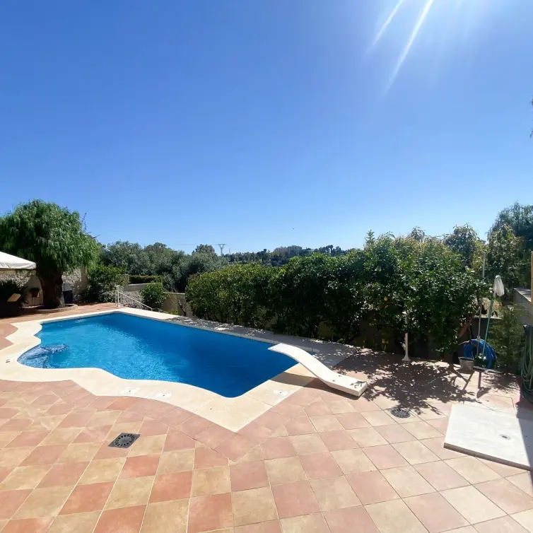 Venta de villa independiente en Guadalmina Alta