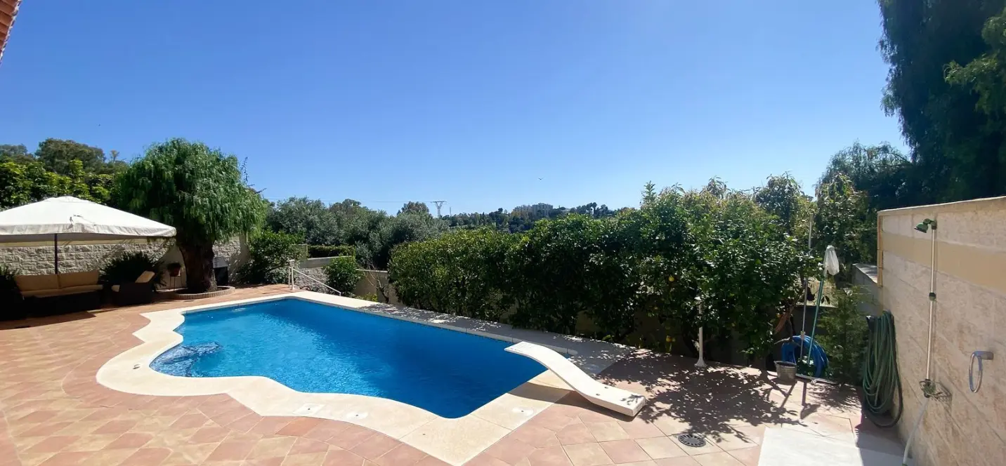 Venta de villa independiente en Guadalmina Alta 2