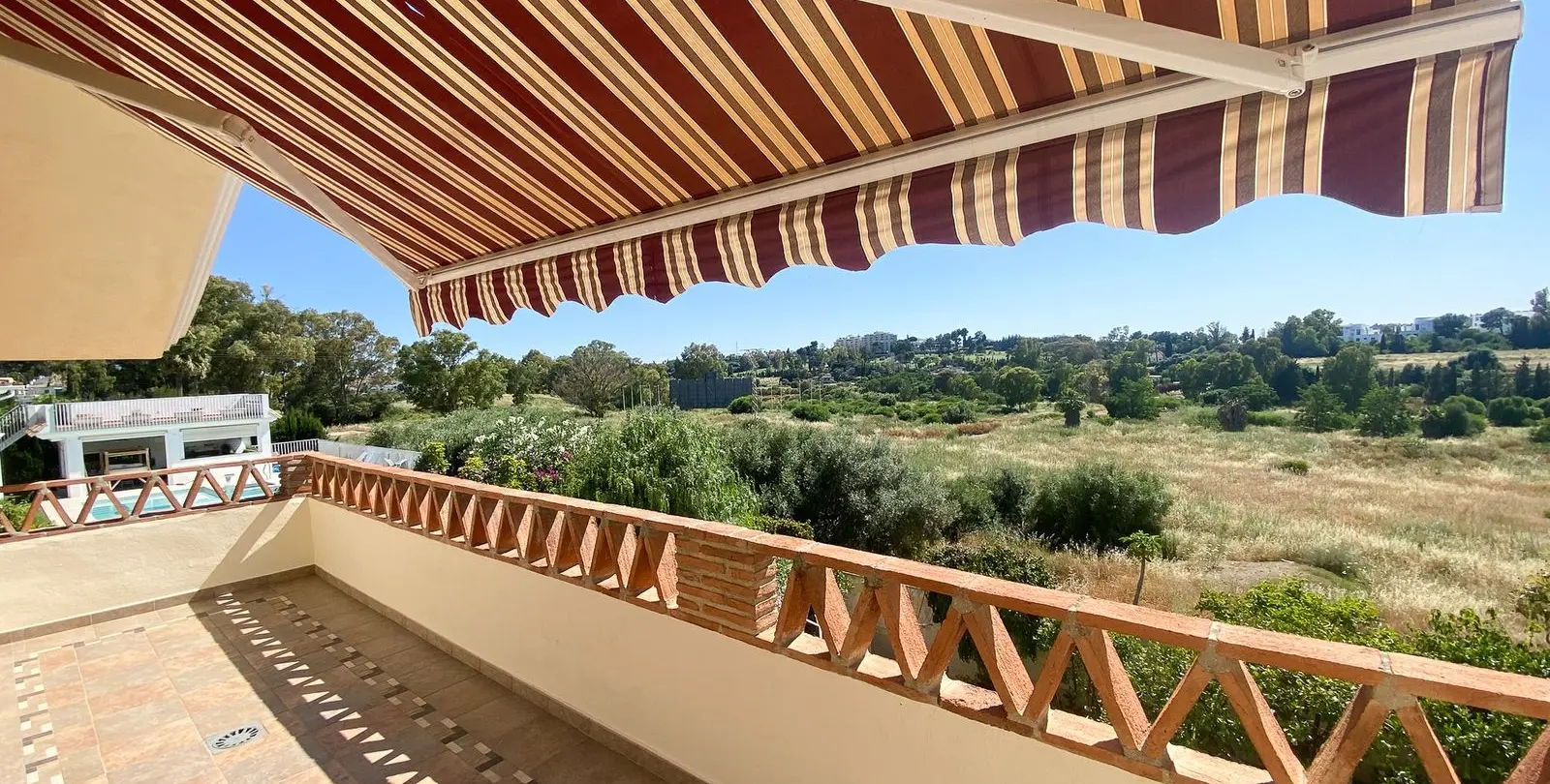 Venta de villa independiente en Guadalmina Alta 8